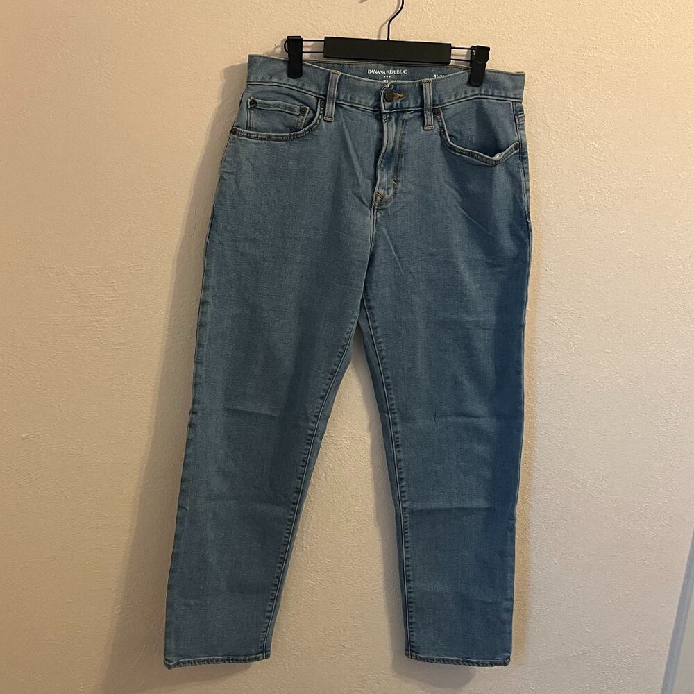 Banana Republic Straight cut Traveler Jean 31x32